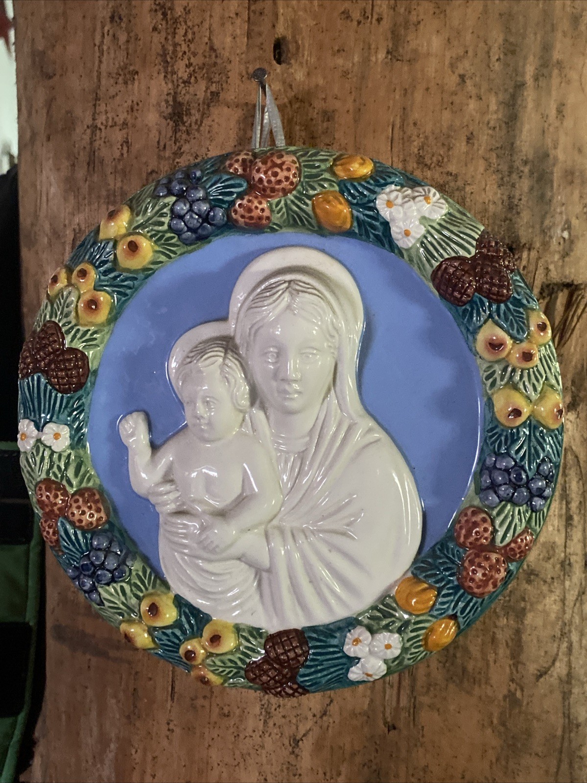 Niccacci Deruta Italian Majolica Madonna & Child Wall Hanging Plaque 7”. Mint