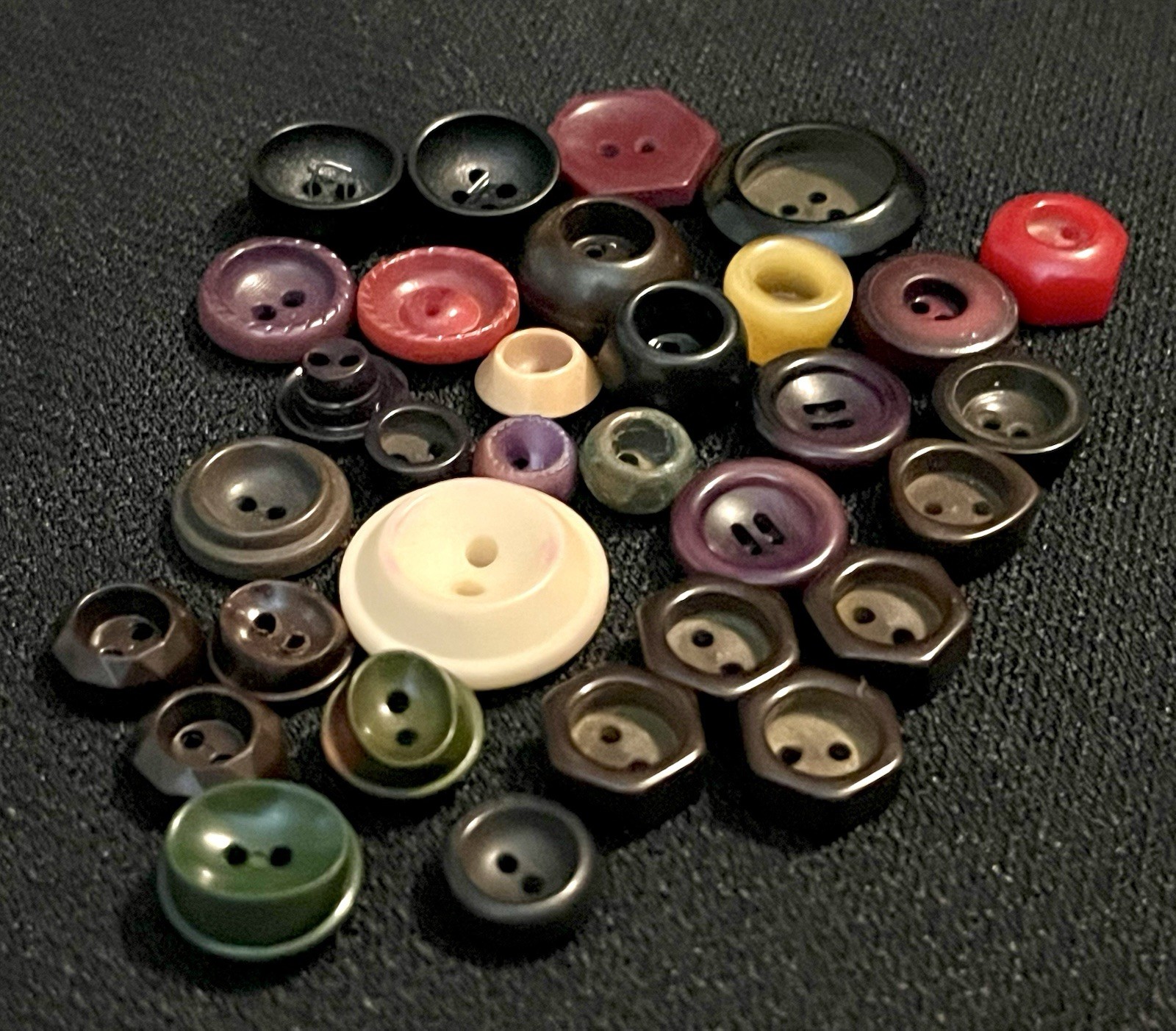 Vtg 32 Bakelite Early Plastics Stackable Buttons Lot #13