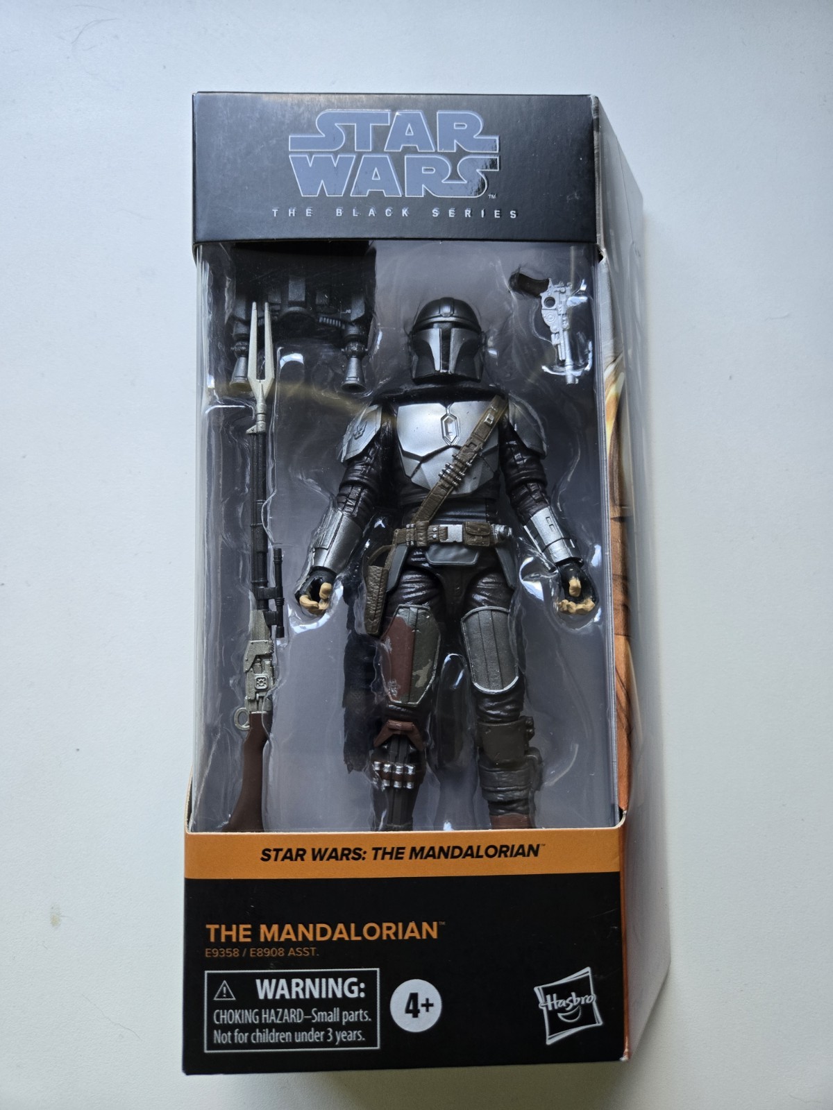 BIN Hasbro Star Wars: The Mandalorian Black Series #01 6\