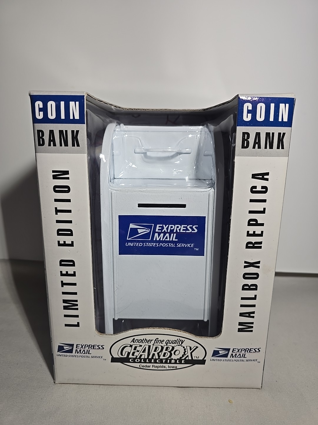Gearbox Collectible Mail Box Coin Bank 1997 Express Mail White New Rare
