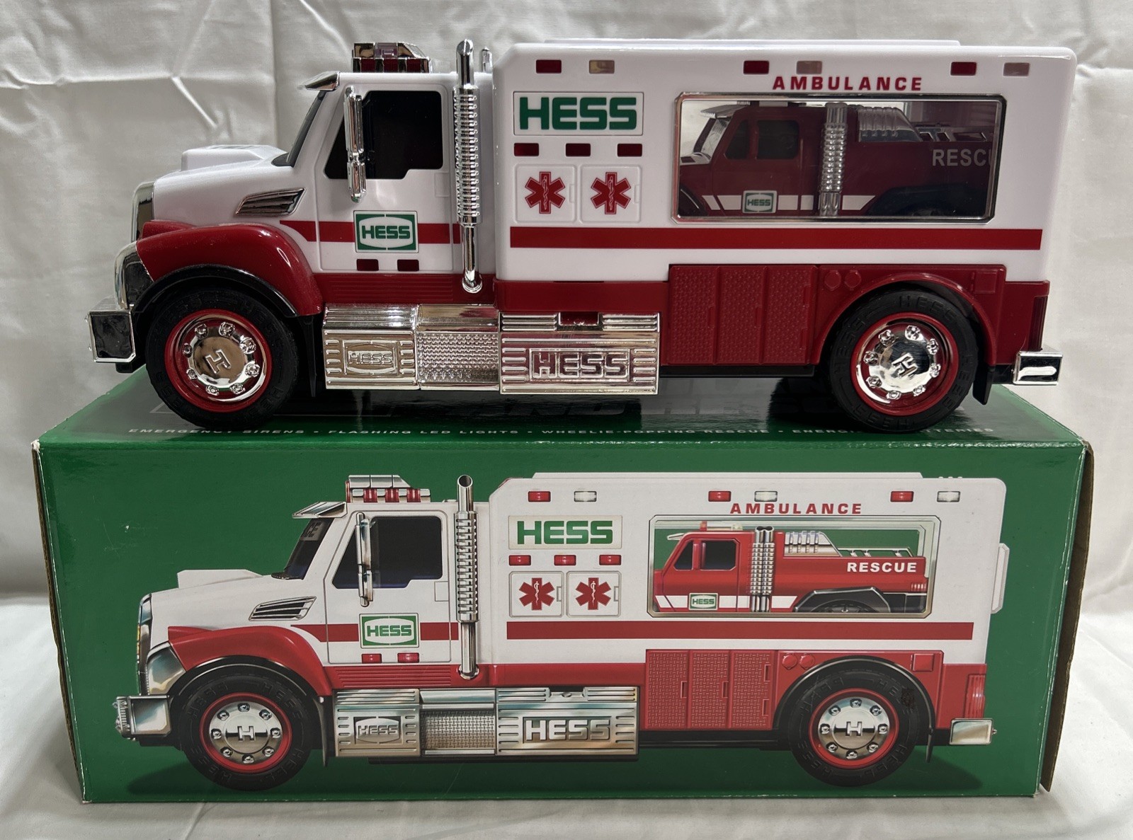 2020 Hess Toy Truck  Ambulance and Rescue Vehicle  (Brand New In Box)   