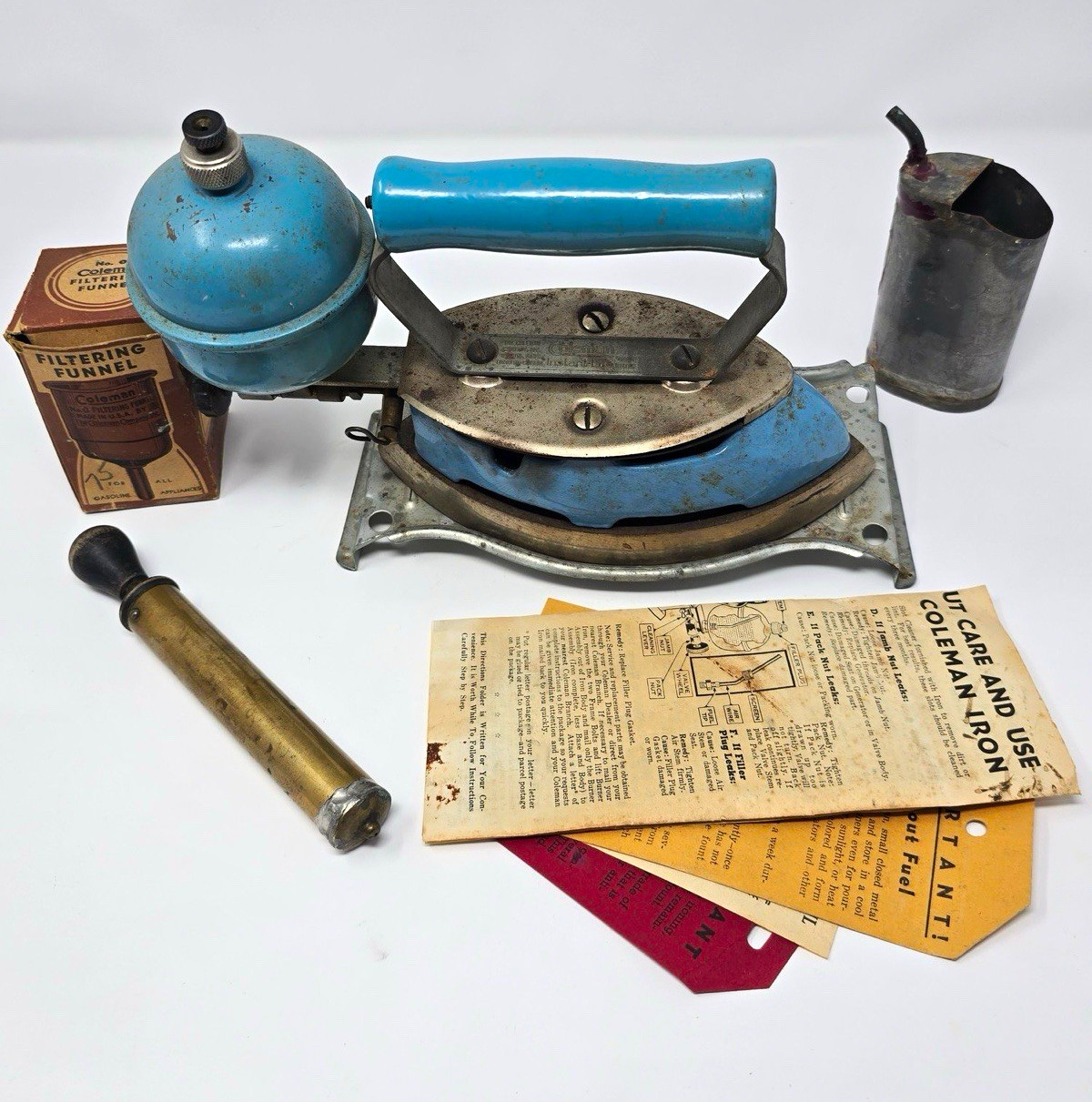 Coleman Model 4A Gas Iron Instant-Lighting Self-Heating Blue w/ Box, Funnel