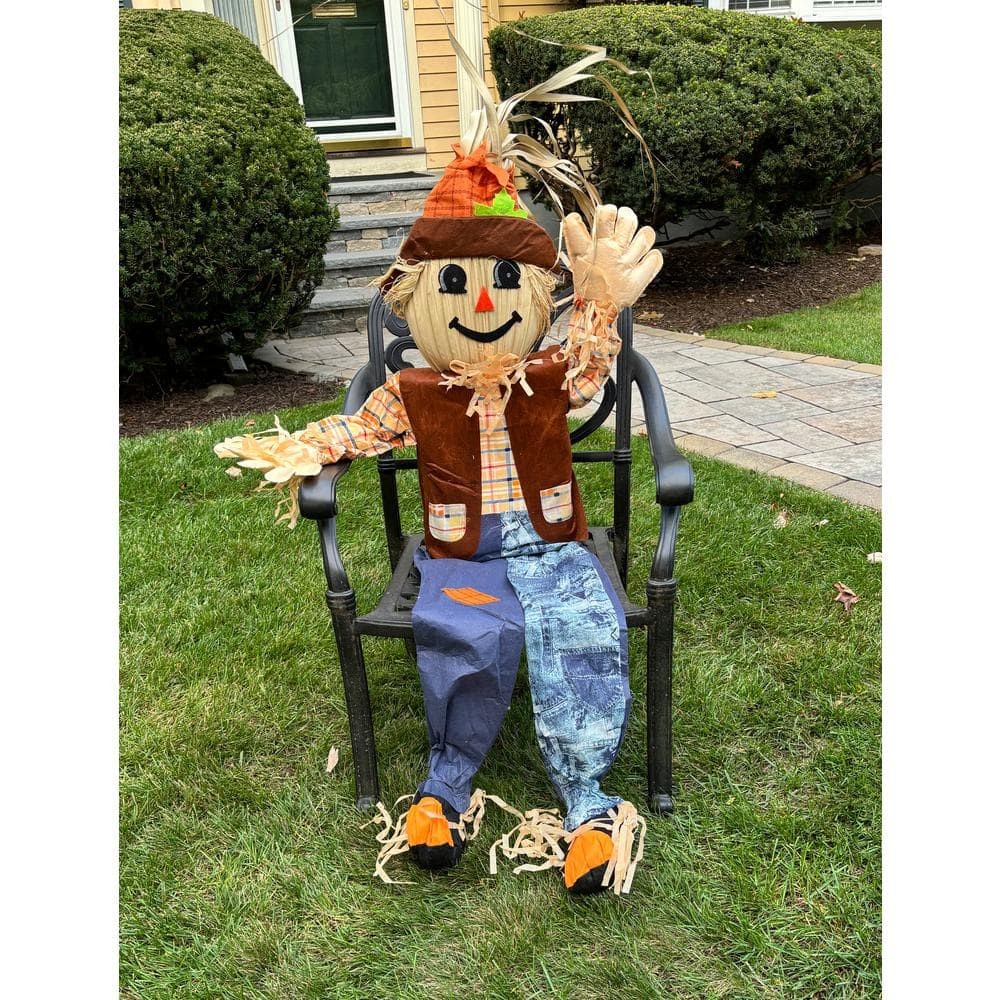 60 Inch Sitting Scarecrow Outdoor Decor, Halloween Fall Yard Ornament  NEW