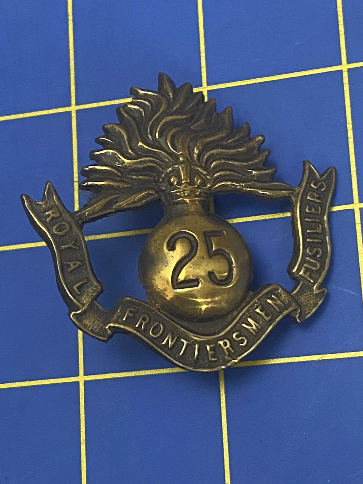 WW1 25th Battalion Frontiersmen Royal Fusiliers Cap Badge Antique