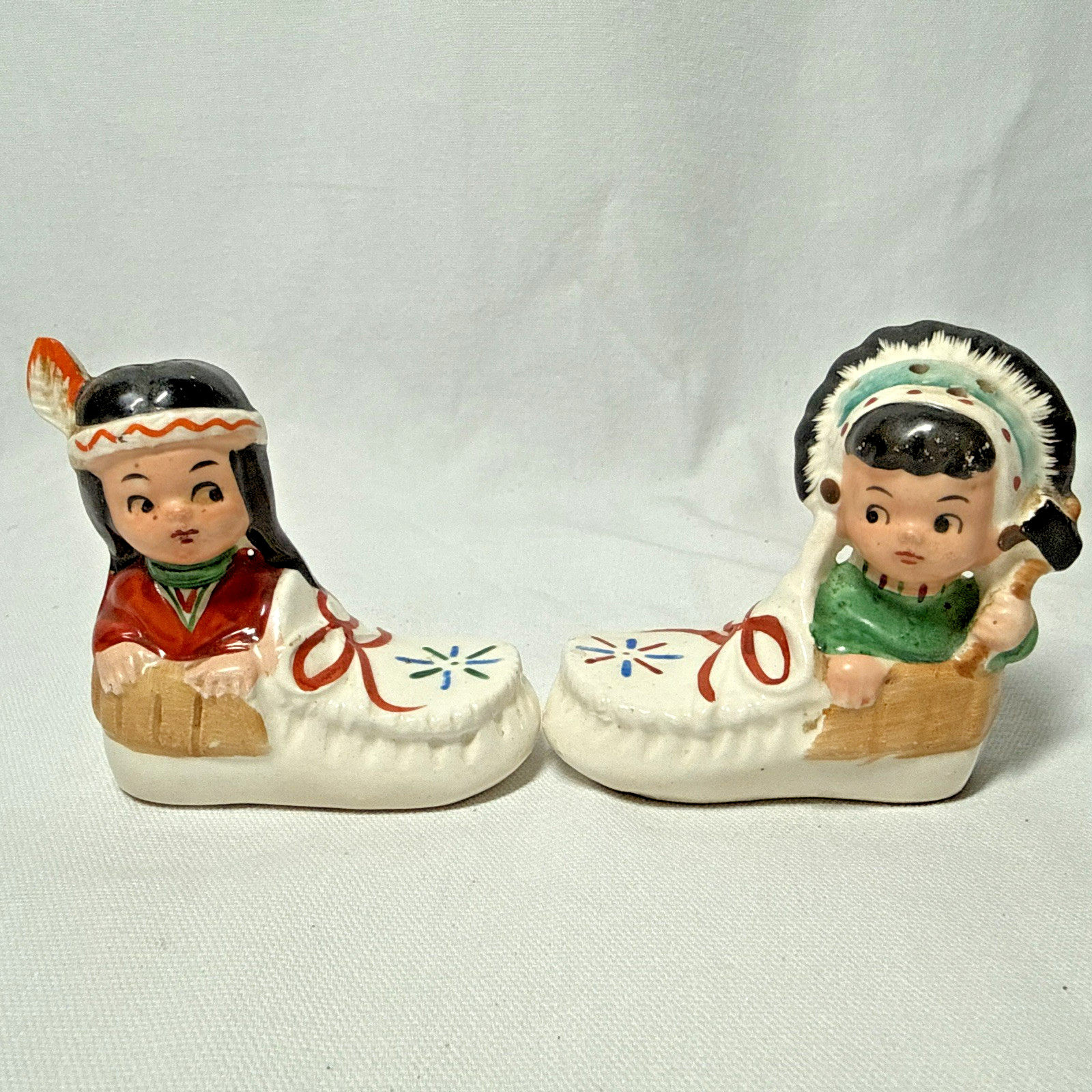 Native American Indian Children in Mocasins  Vintage salt & pepper shakers Japan