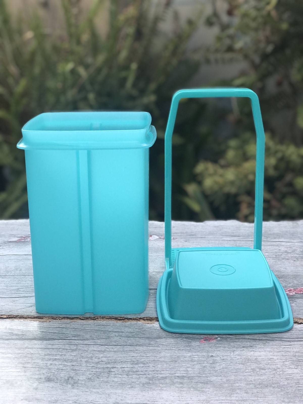Tupperware Pick-A-Deli Pickle Keeper 8 Cups Aqua Jalapeno Olive Keeper New