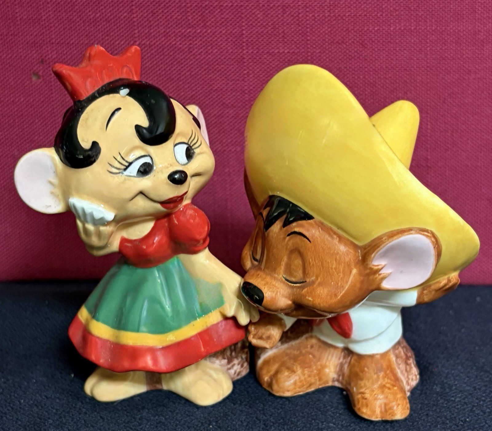 Westland Gift Speedy Gonzales & Senorita Mouse Magnetic Salt & Pepper Shaker Set