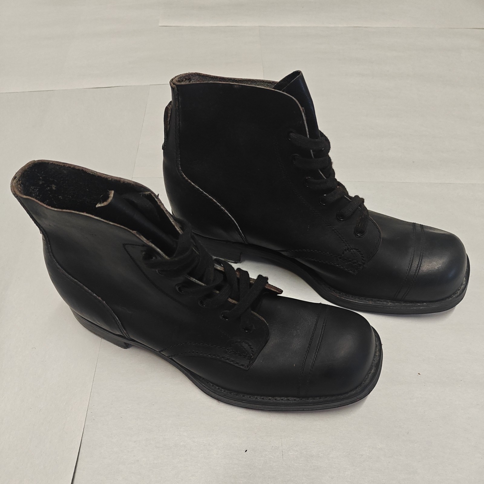 ORIGINAL BRITISH/AUSTRALIAN MILITARY LEATHER COMBAT BOOTS