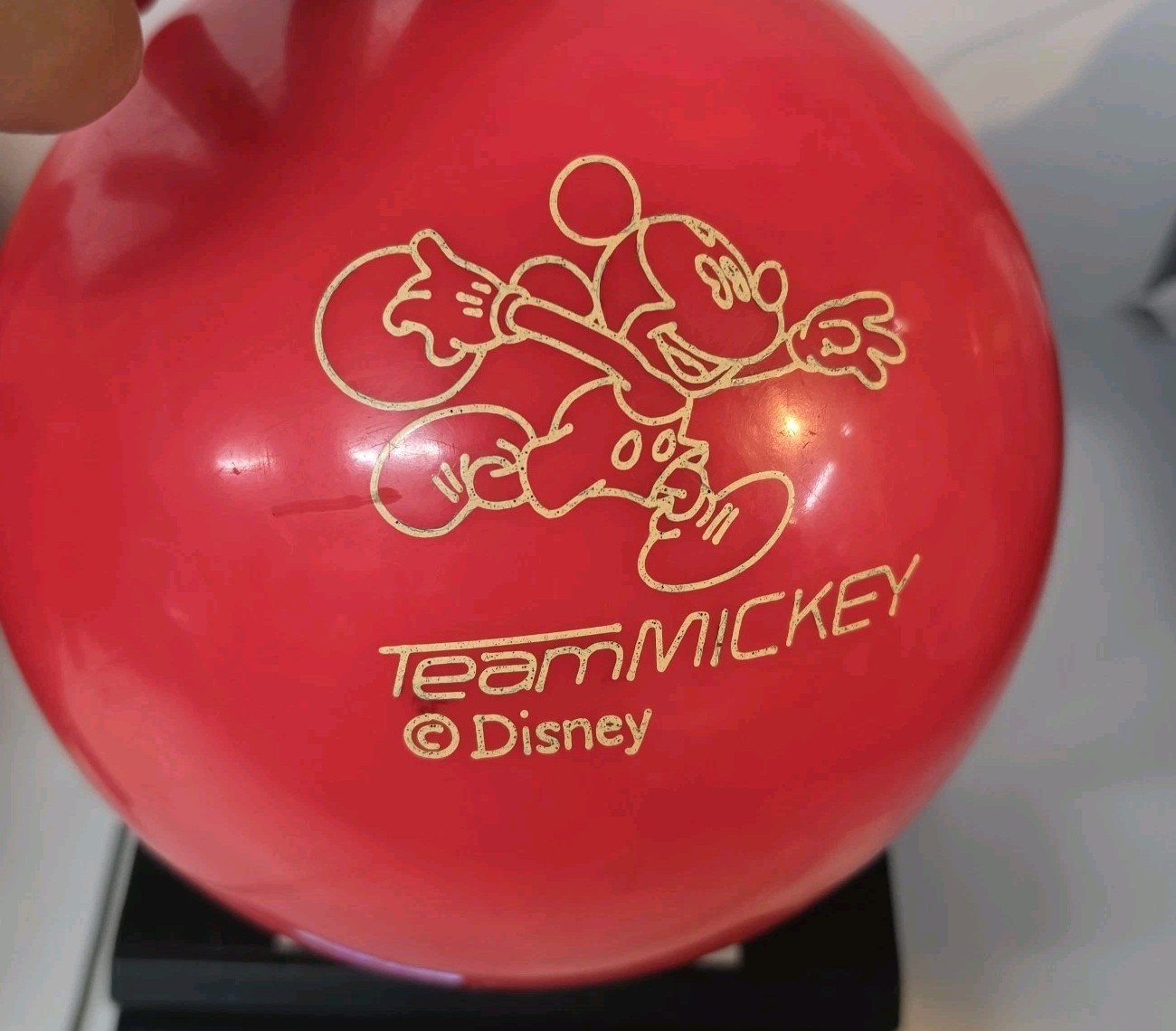 Vintage Walt Disney Team Mickey Mouse Brunswick 8 Pound Bowling Ball HED0850