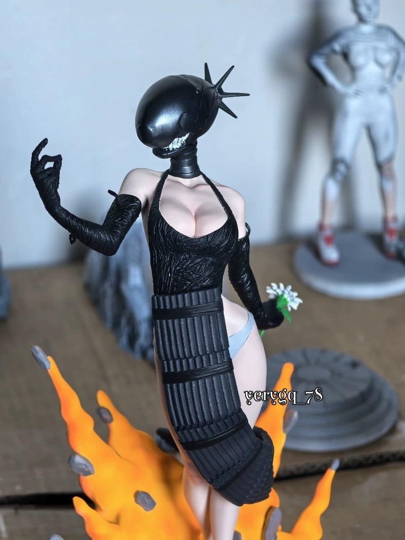Handmade Chainsaw Man Bomb Girl Reze Figure 26CM Resin Model Statue Collectible