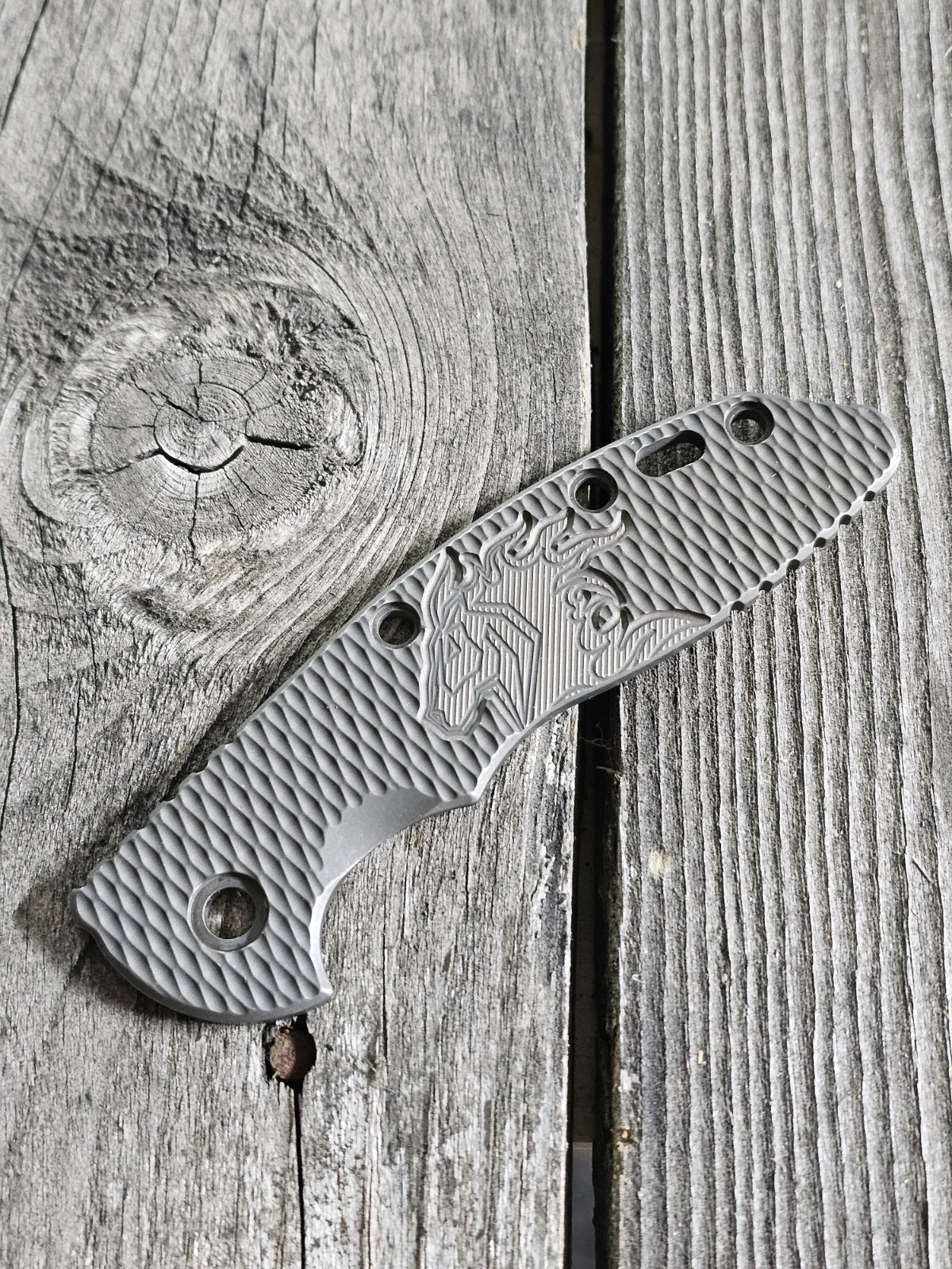 Rick Hinderer XM-18 3.5 Textured Working Finish Horsehead Titanium Scale