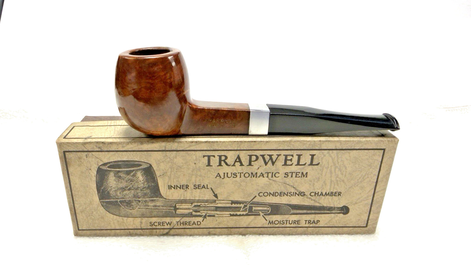 TRAPWELL - New Old Stock- Smooth Apple, Square Shank , Flat Bottom Sitter in Box