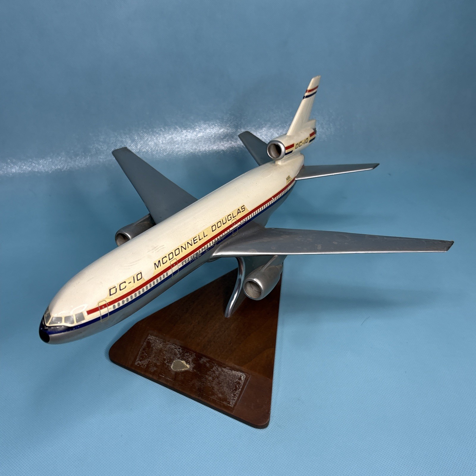 Vintage 1970's McDonnell Douglas DC-10 Engineer's Desk Model