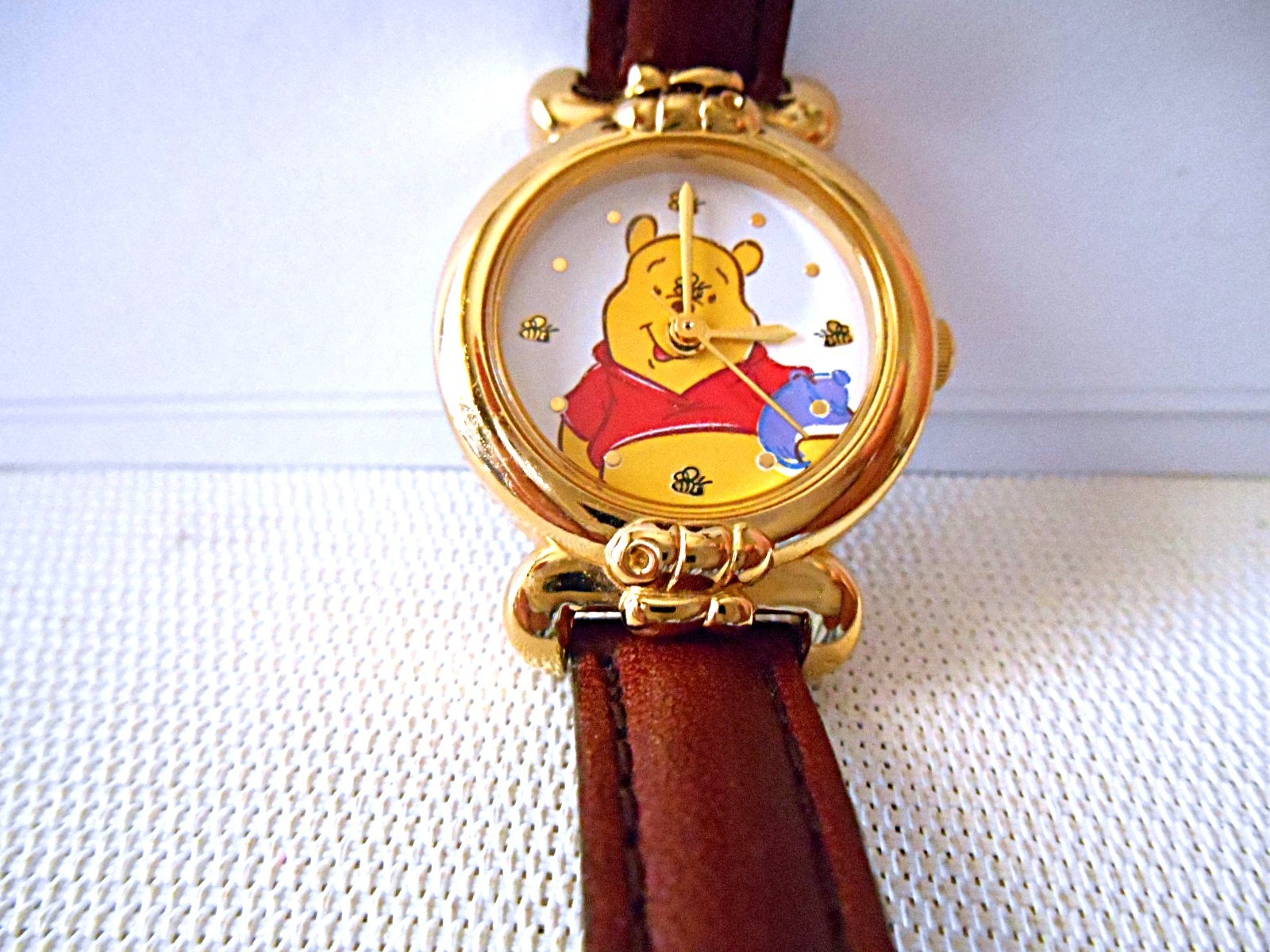 DISNEY by SIL MARKETING MU0131 Goldtone Winnie The Pooh Watch  - New Battery