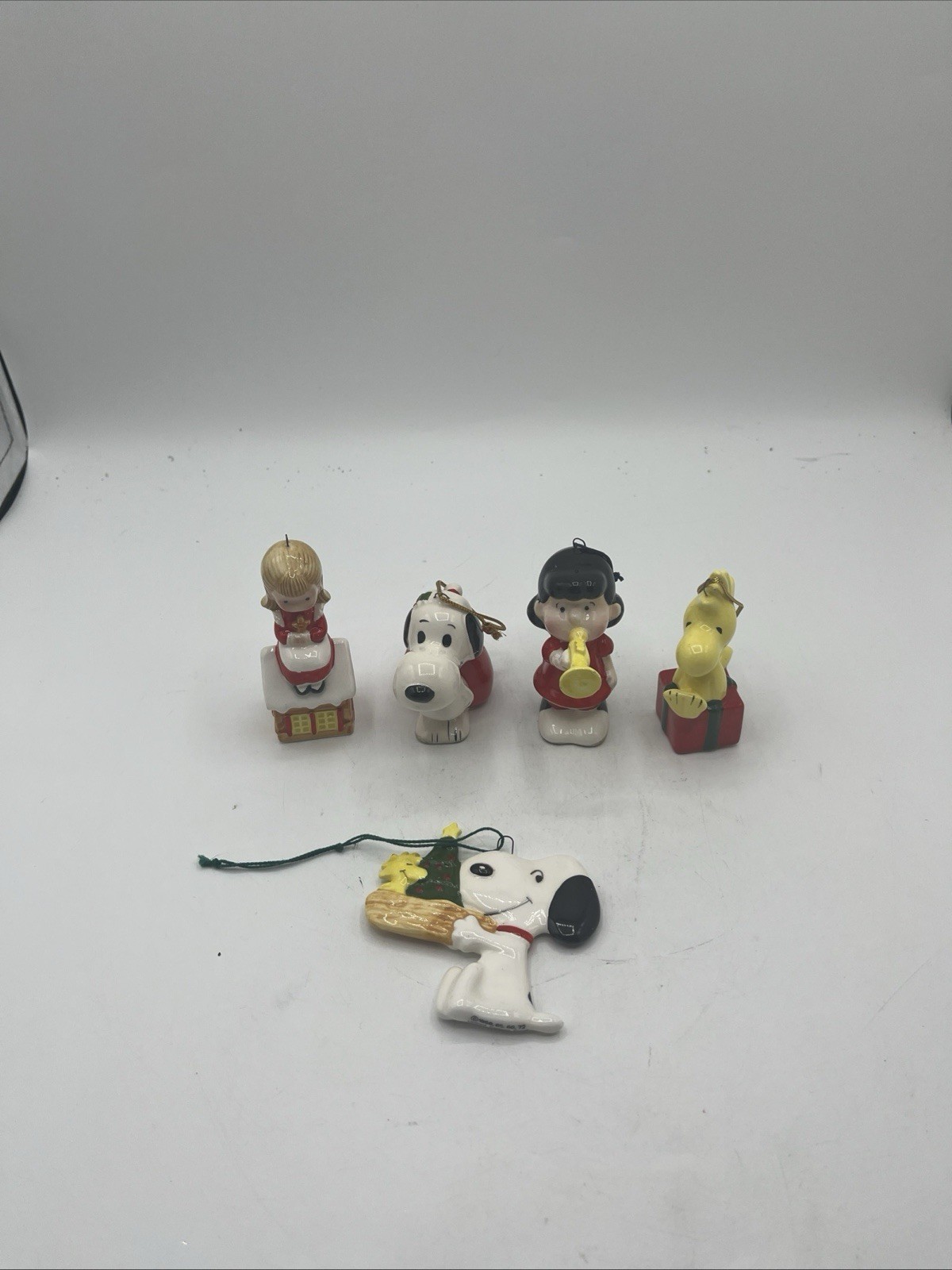 Lot of  5 Vintage  Peanuts Snoopy  Snoopy Charlie Brown  Ornaments