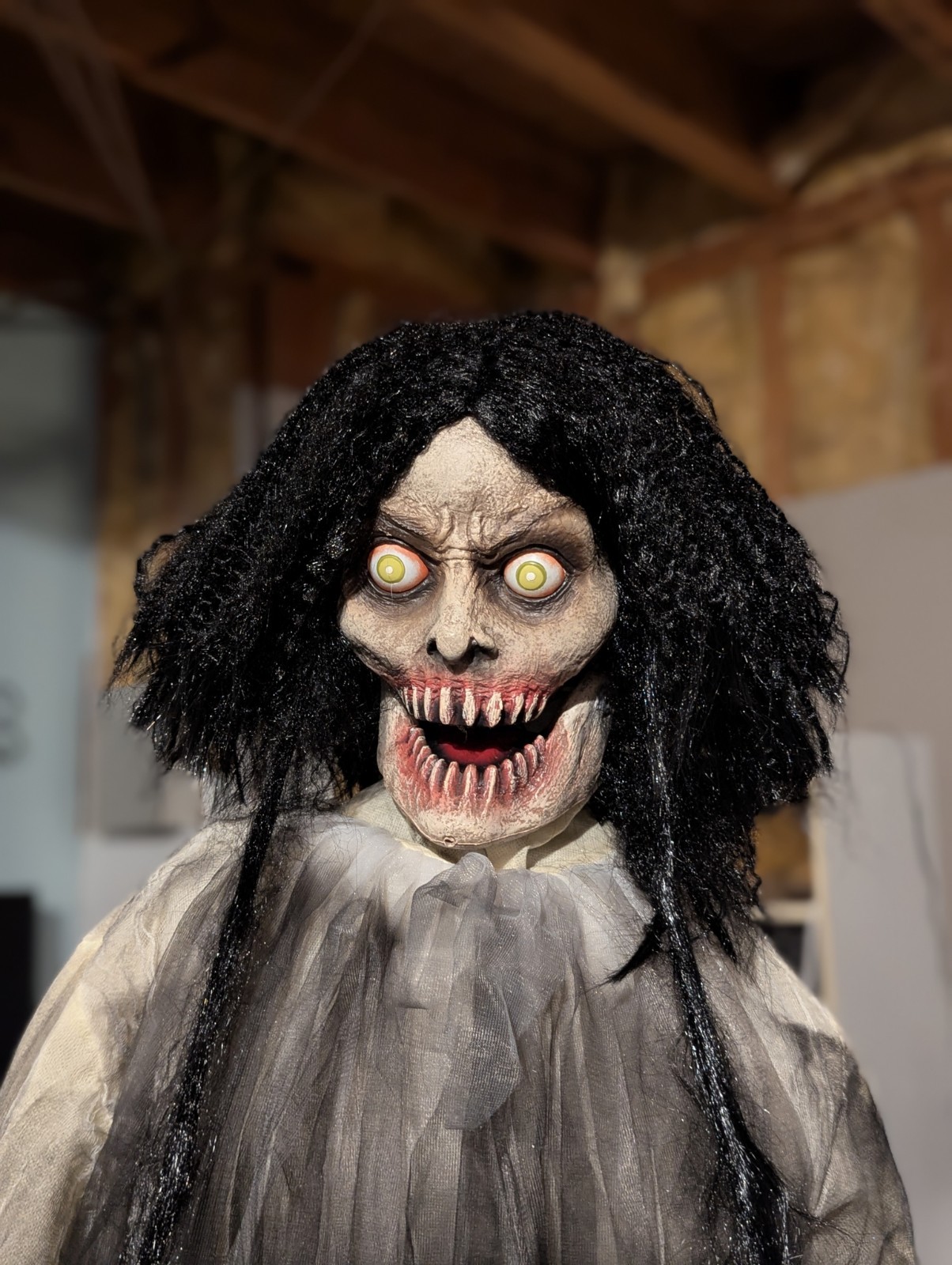 RARE 2016 Spirit Halloween Twitching Banshee Animatronic Prop