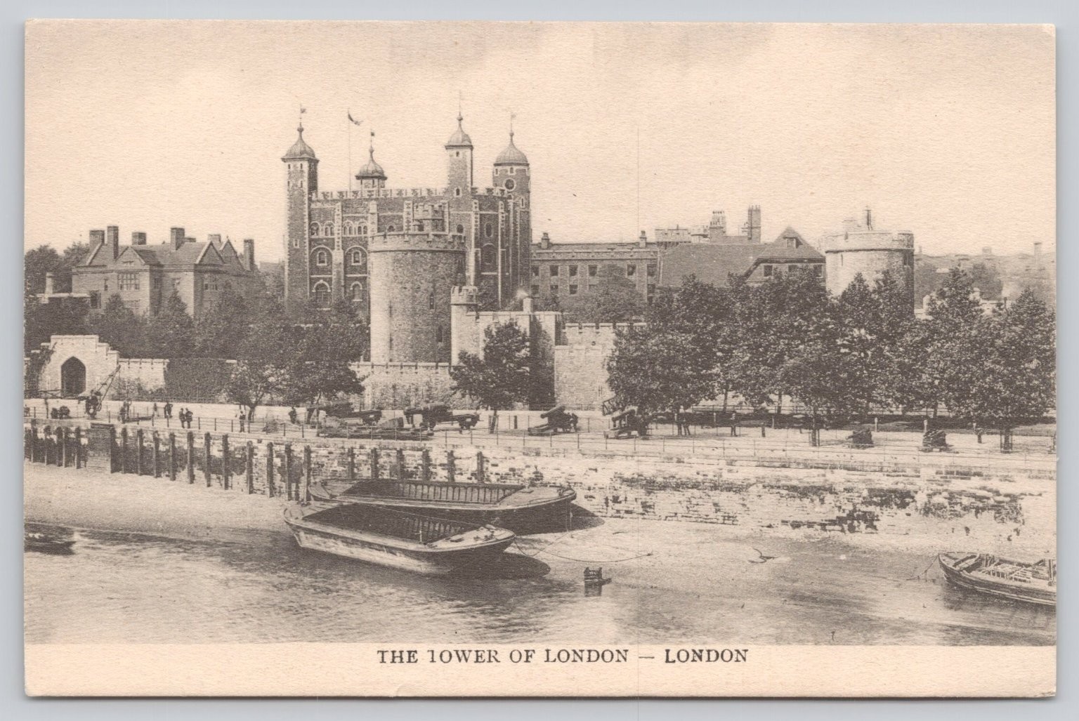 Vintage THE TOWER OF LONDON Postcard - Empire Series Berlin Print UK
