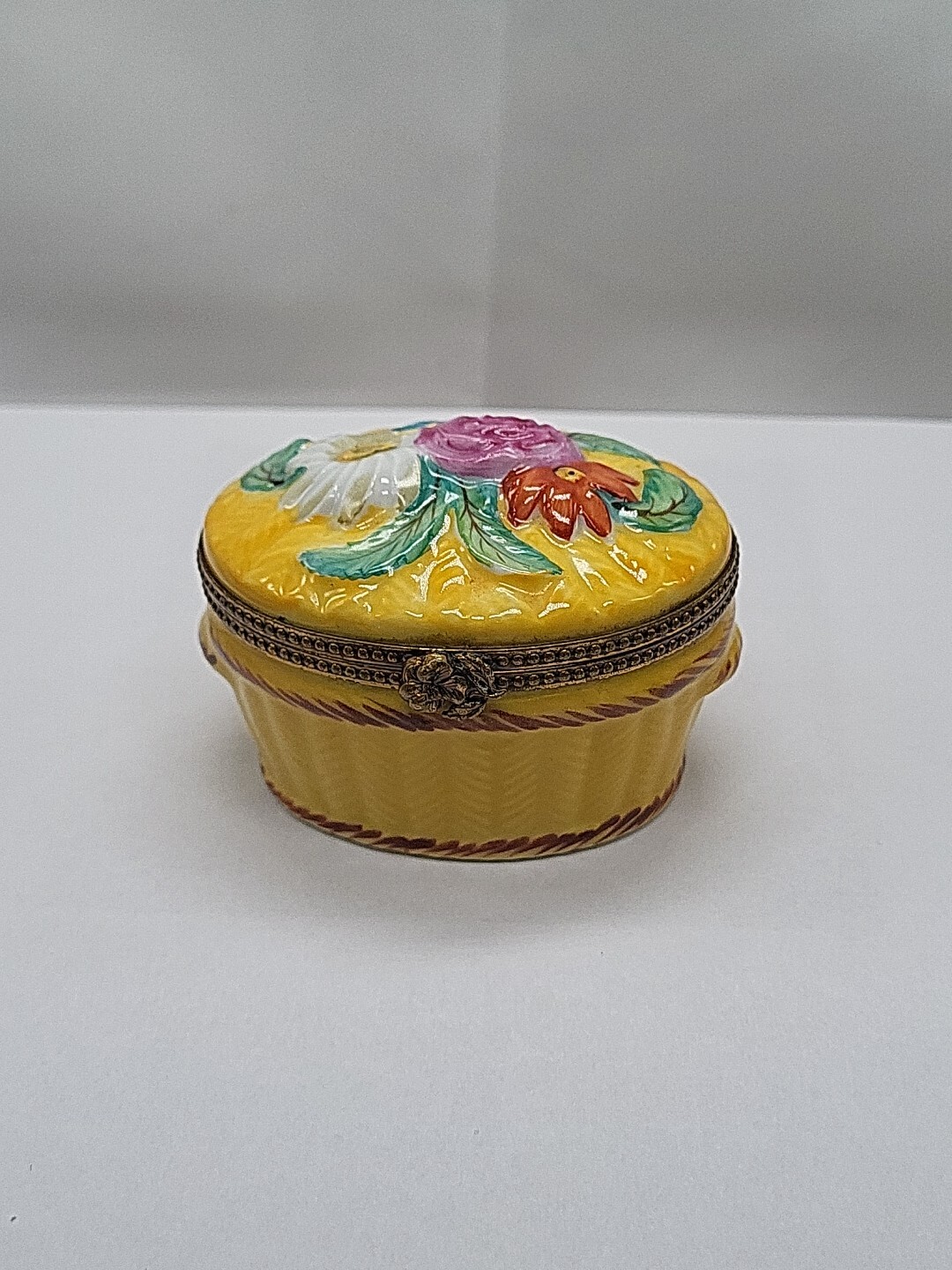 Limoges Chamart Piotet France Signed Trinket Box Flowers Bouquet Rings Earings 
