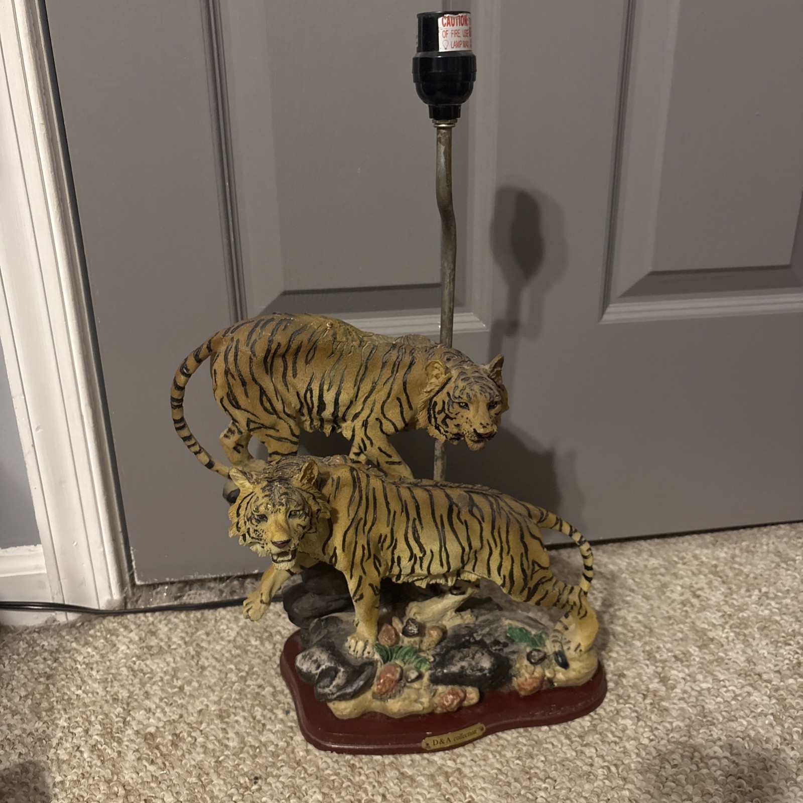 Rare Vintage Bengal Tiger Lamp D & A Collection Works
