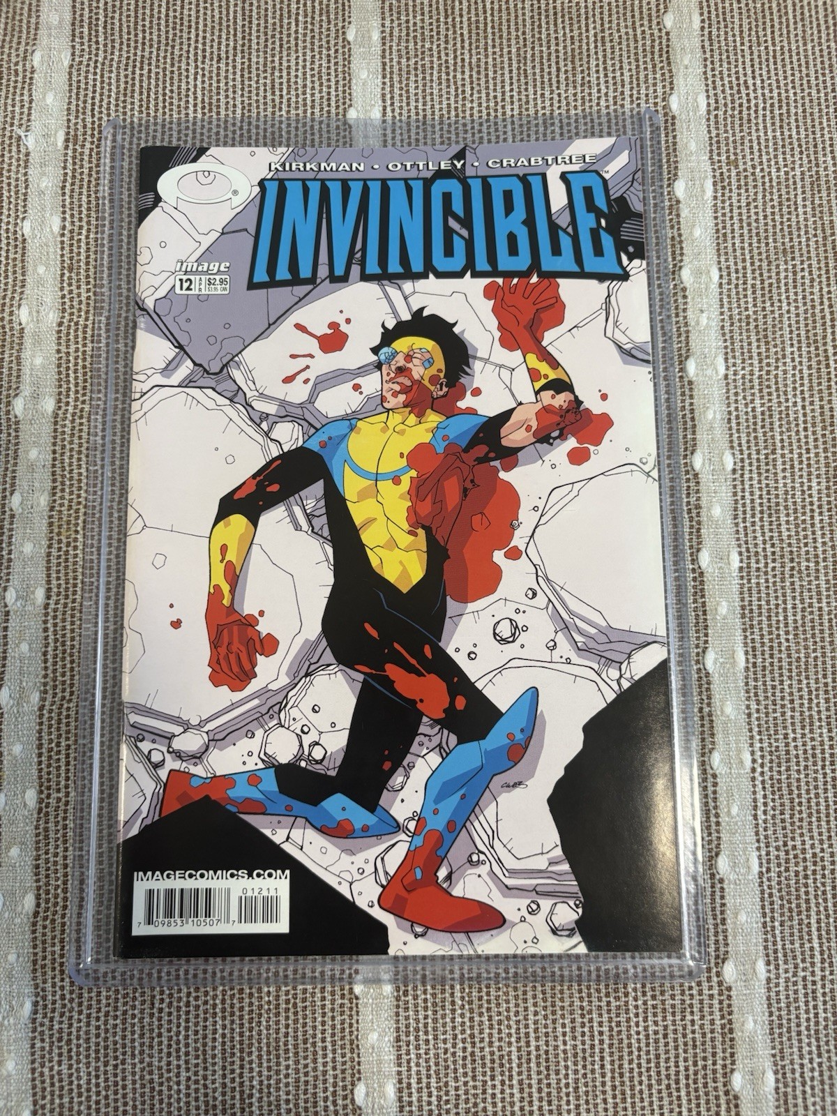 Invincible #12 Omni Man V. Invincible (Image Comics  April 2004) Low Print Run