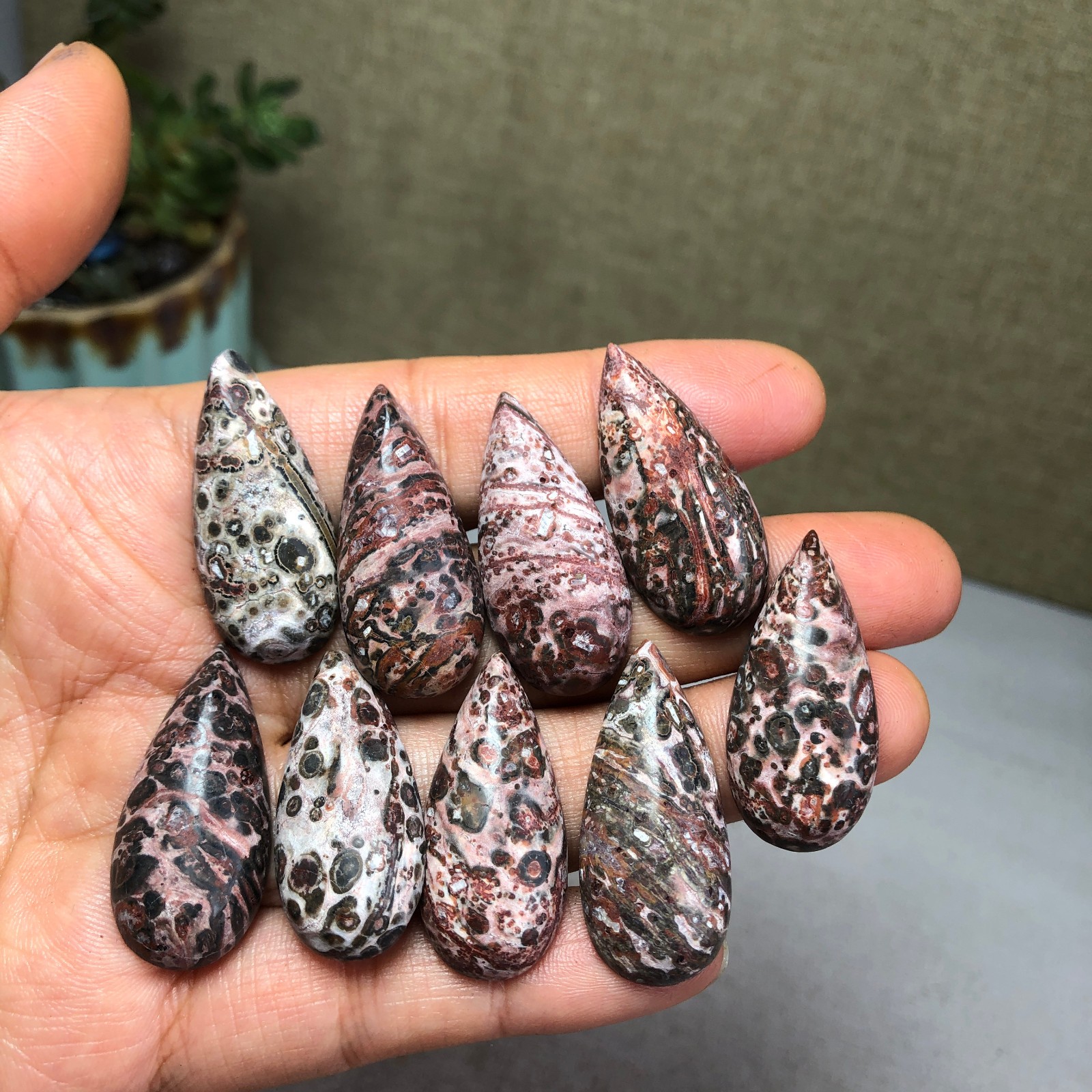 9pcs Natural leopard print semi-precious Ring face Crystal specimens 33g A5938