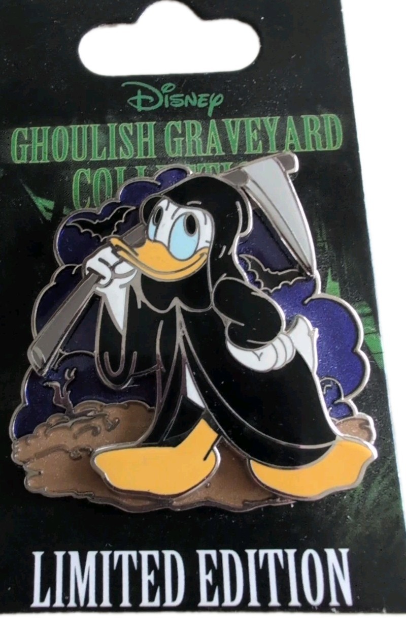 Disney\'s Donald Duck As Grime Reaper LE Pin 