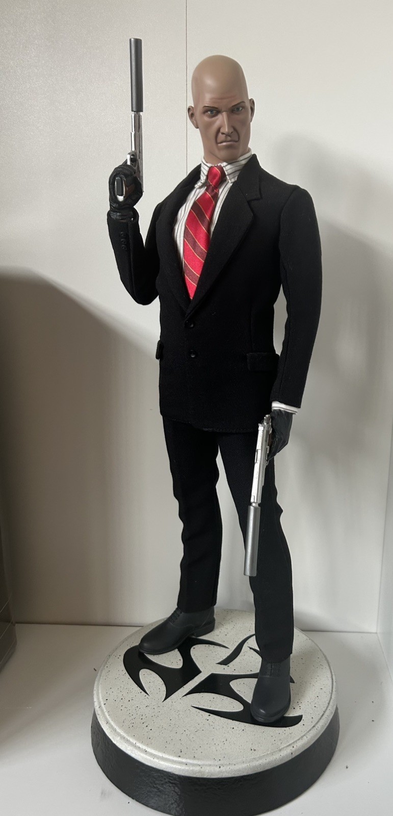 Sideshow collectibles Premium Format Agent 47, The Hitman - READ DESCRIPTION 