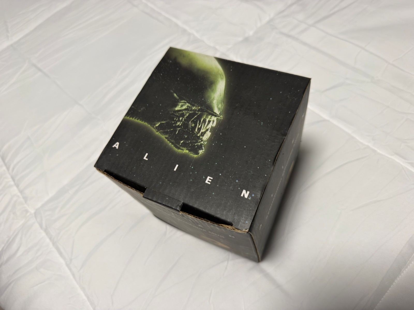 alien xenomorph suprise mug