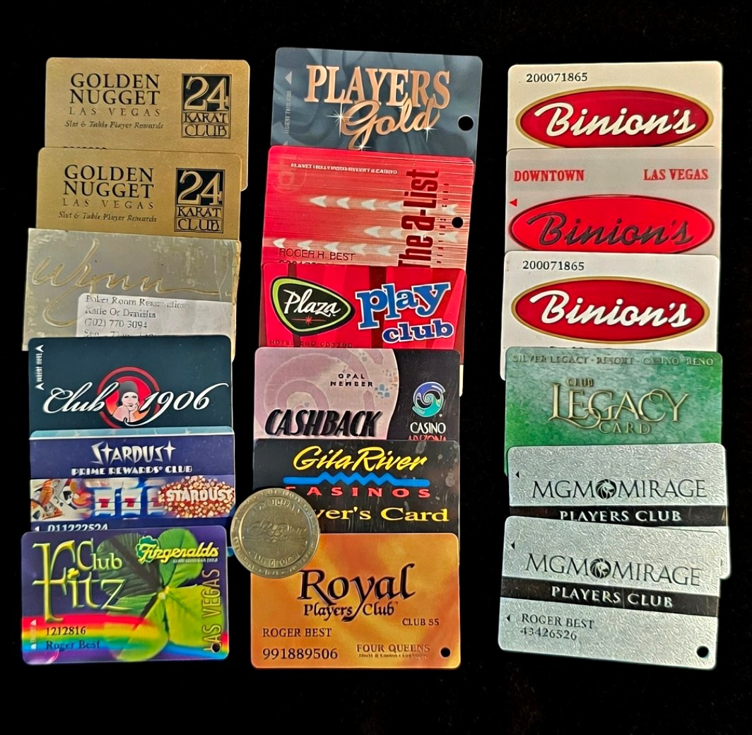 Vintage Casino Players Club Cards Lot of 15 + 1994 Gila River $1 Token Stardust