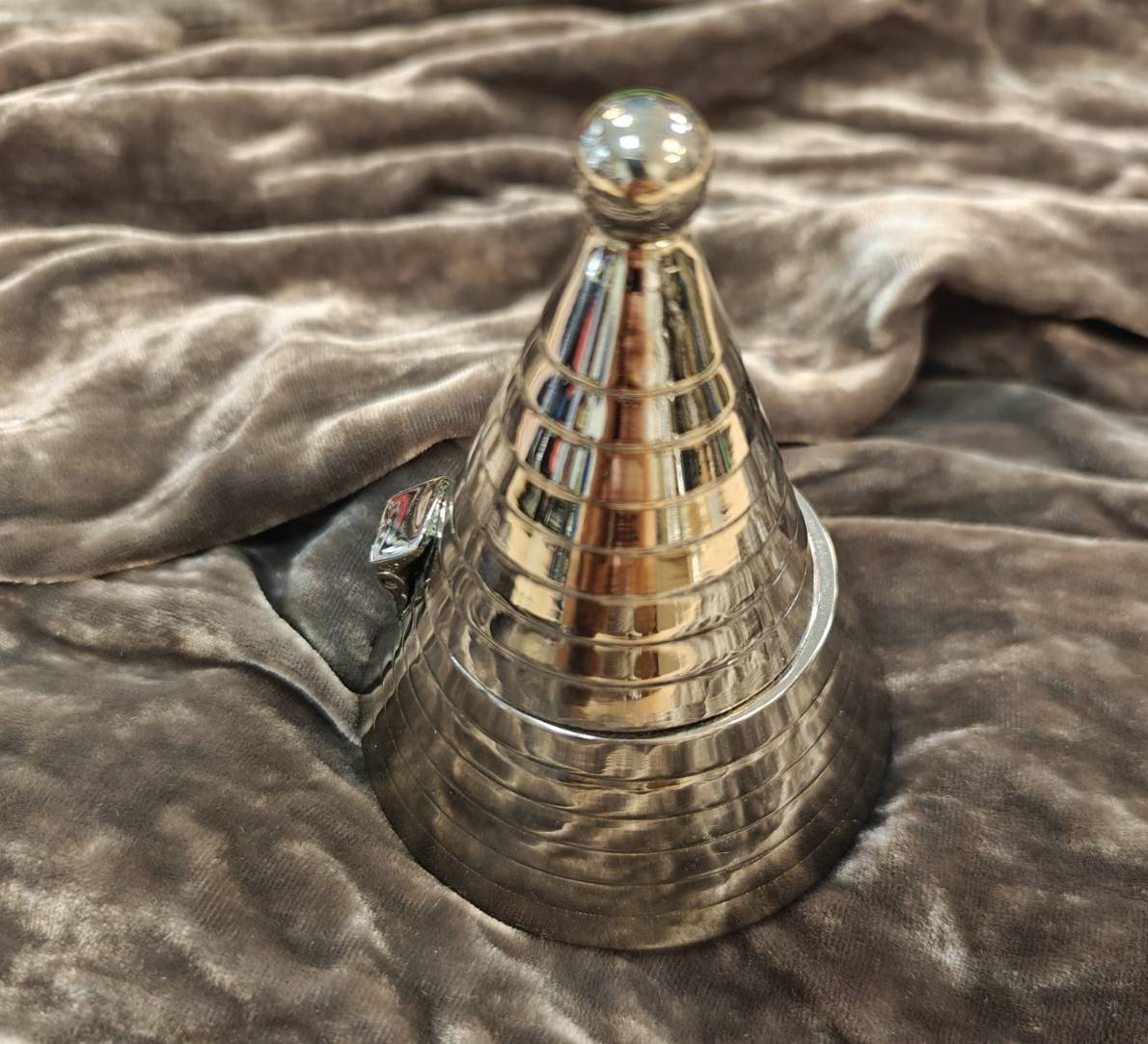 VINTAGE ART DECO Silver Tone Metal CONE Inkwell Ink Pot Pyramid 9cm