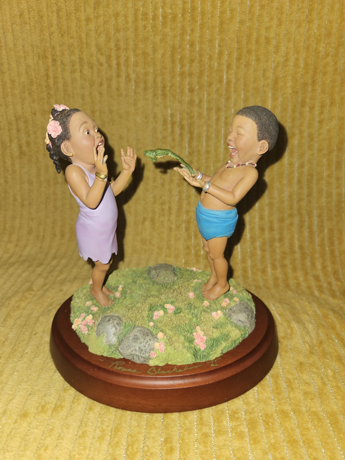 Thomas Blackshear\'s Ebony Visions SURPRISE Figurine