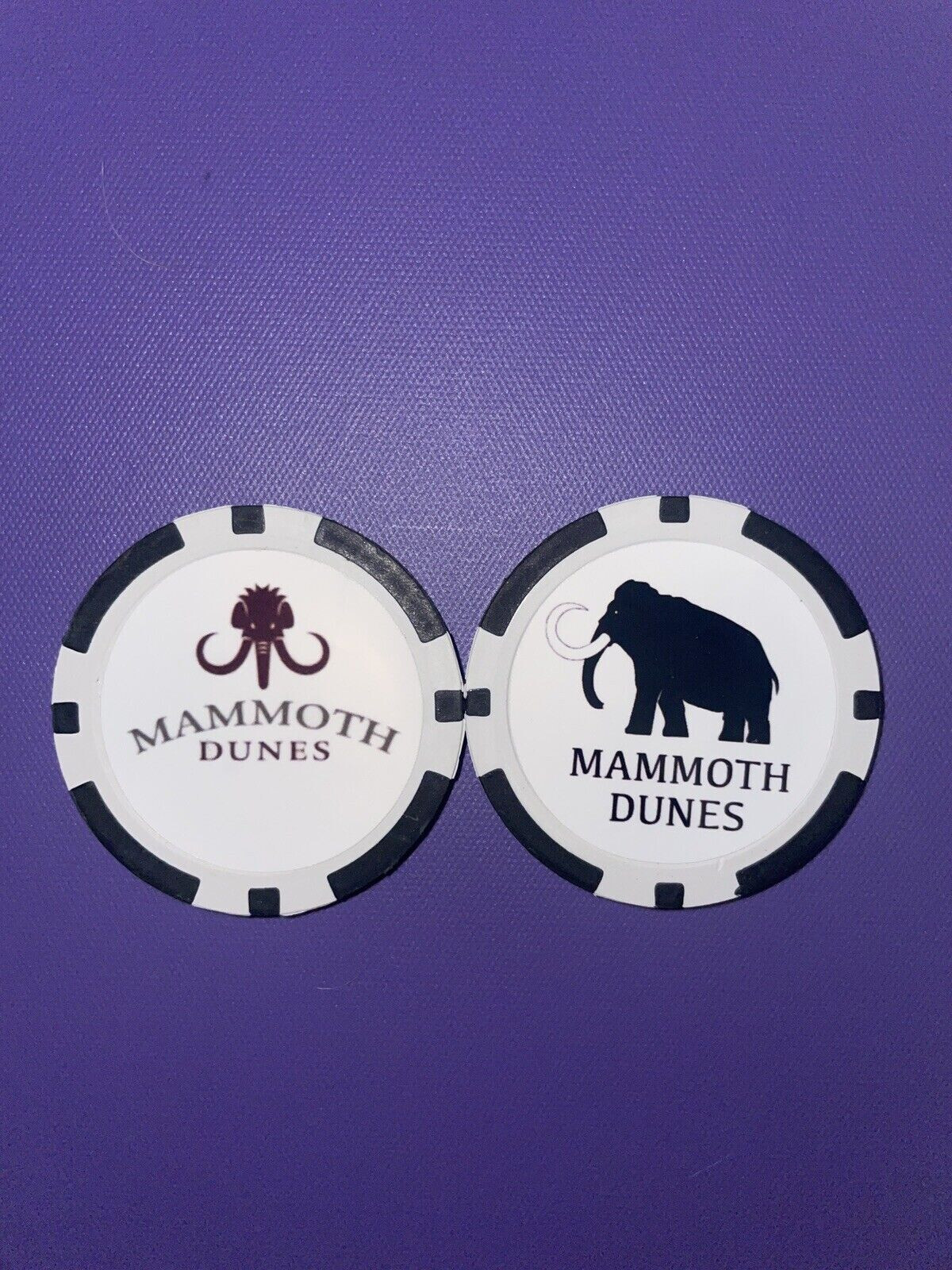 MAMMOTH DUNES GOLF CLUB - *POKER CHIP* --GOLF BALL MARKER