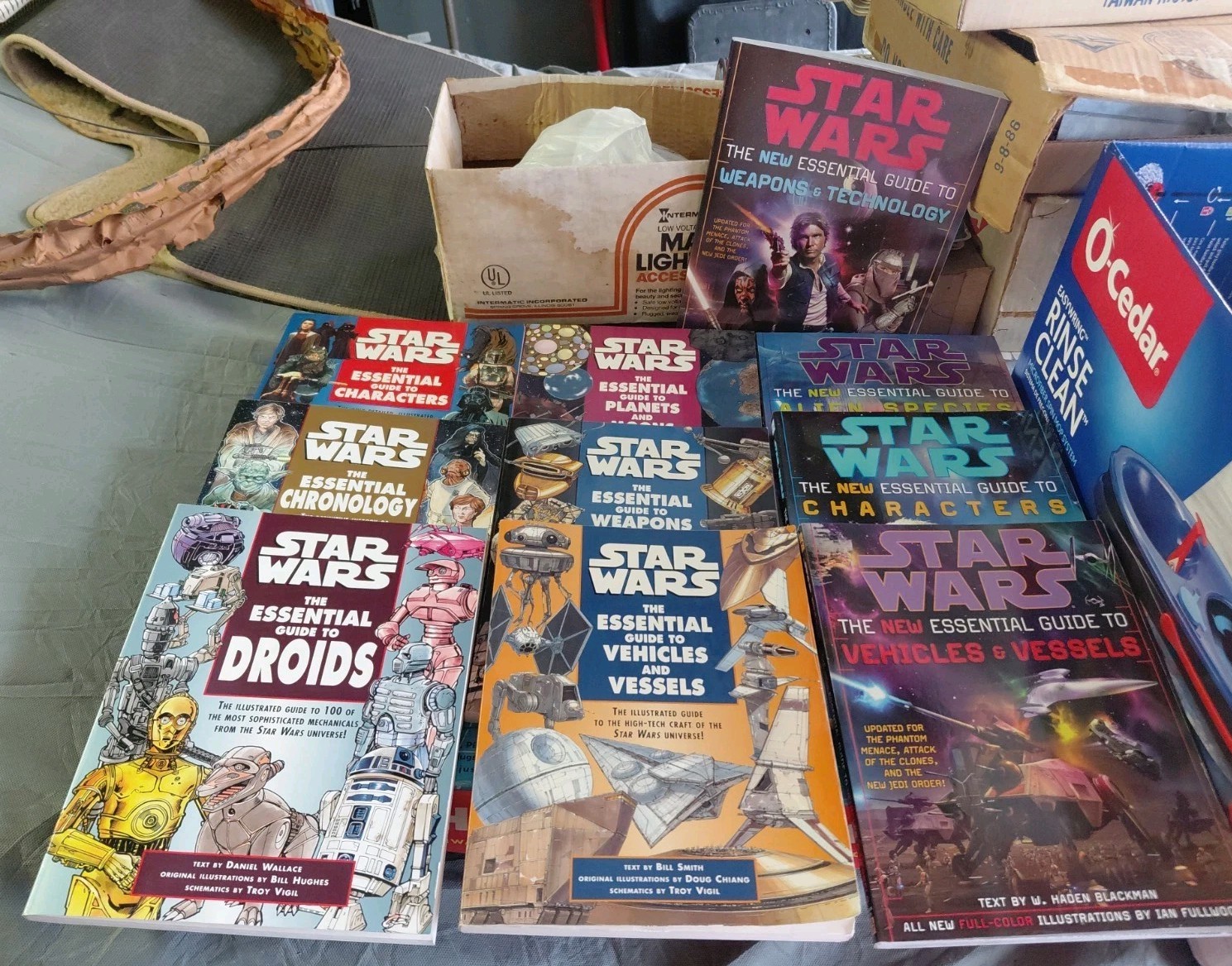 Star Wars The New Essential Guide Lot Of 10
