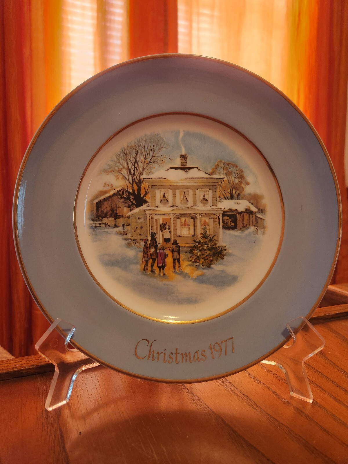 Vintage Avin Christmas Plate 