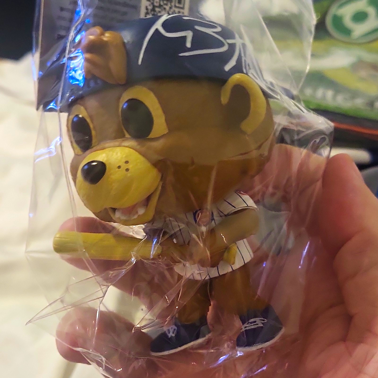 MLB Chicago Cubs Clark Kris Bryant Autographed Baseball Bear Figure GFTG70102