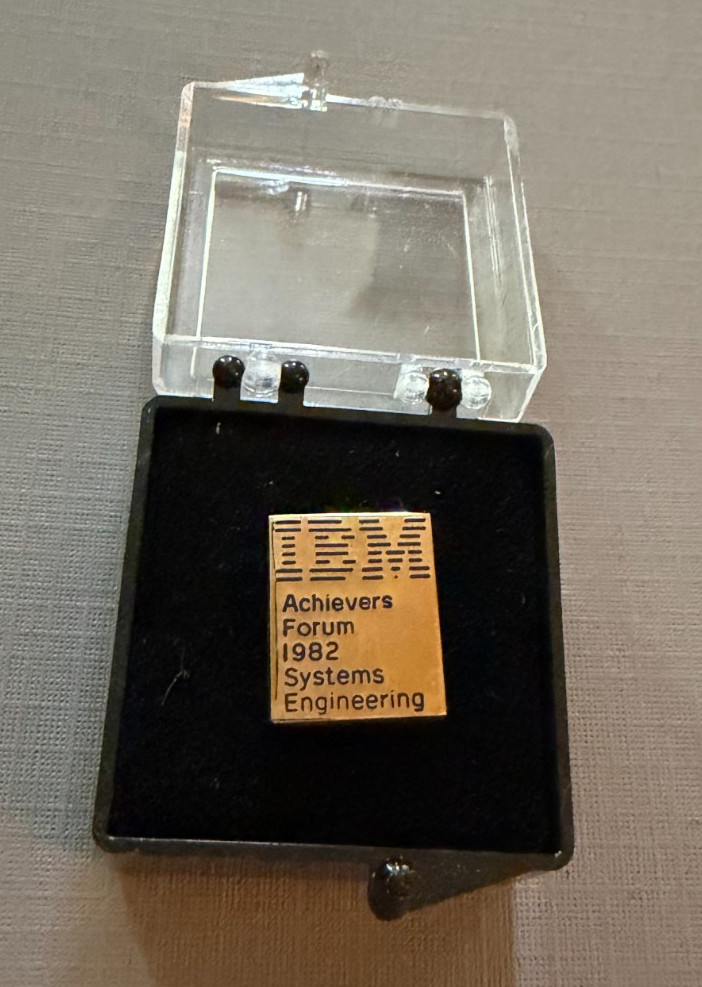 Vintage IBM 1982 Systems Engineering Achievers Forum Gold Lapel Pin