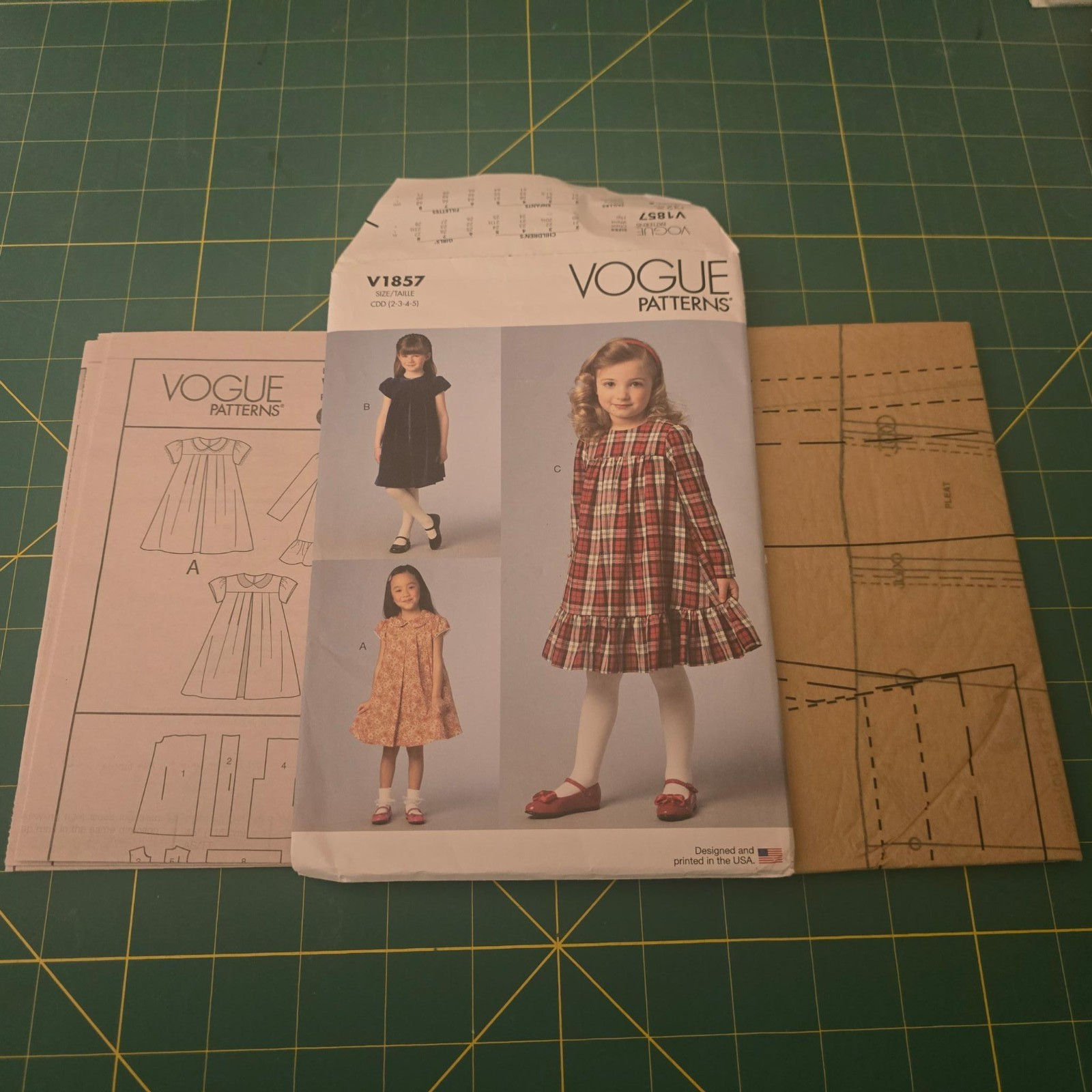 B2G1 FREE Vogue V1857 Girls Easy Dresses Pleats Gathers Ruffles Uncut
