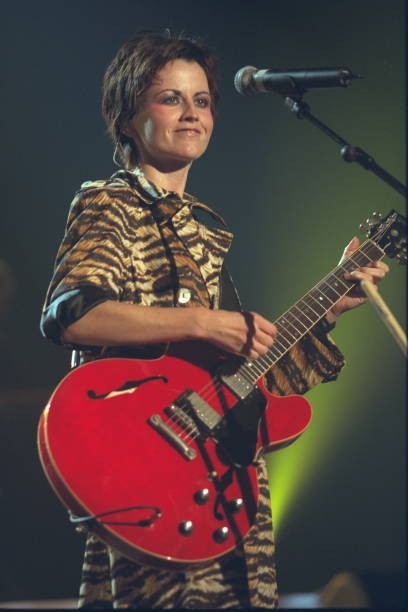 Portrait of Dolores O'Riordan on stage Celebrity Film Music etc Old Photo 1