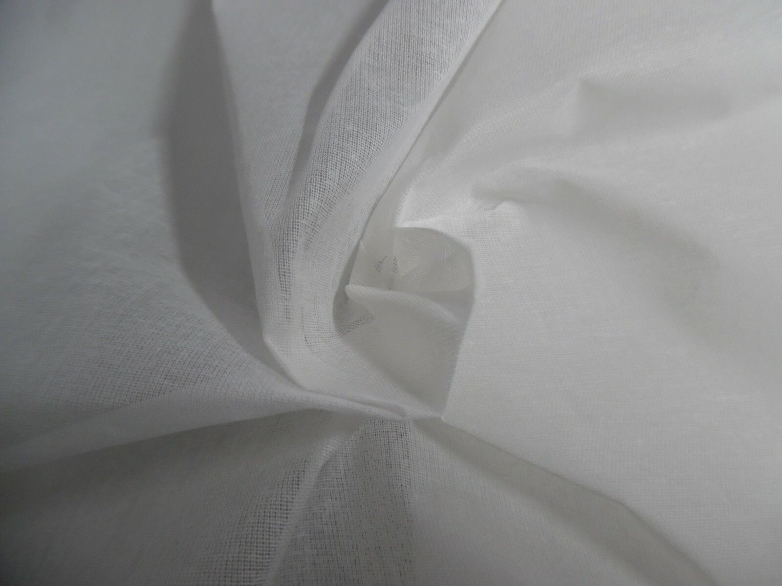 NEW SHIPMENT READ COTTON ORGANDY~WHITE~MEDIUM STIFF HAND~18