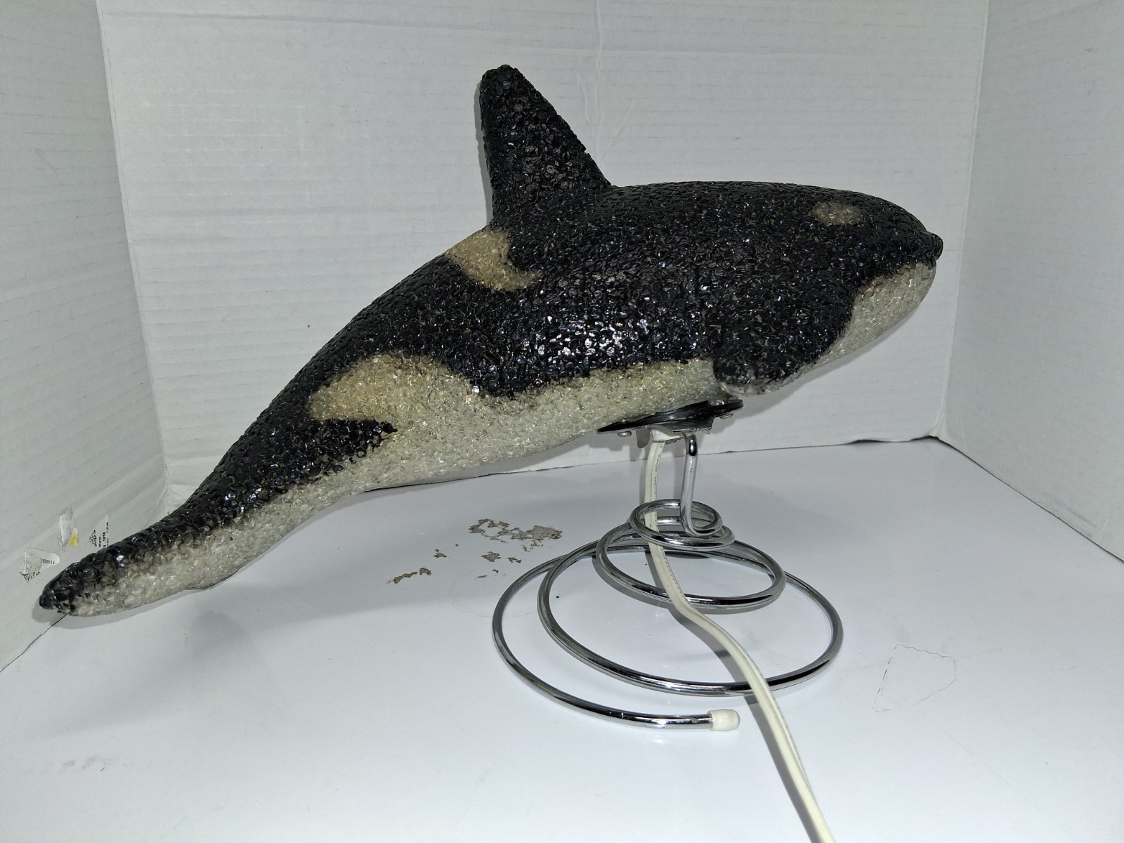 Vtg Orca Melted Popcorn Plastic Textured Lamp w/ Wire Metal Base READ DESCRIPTIO