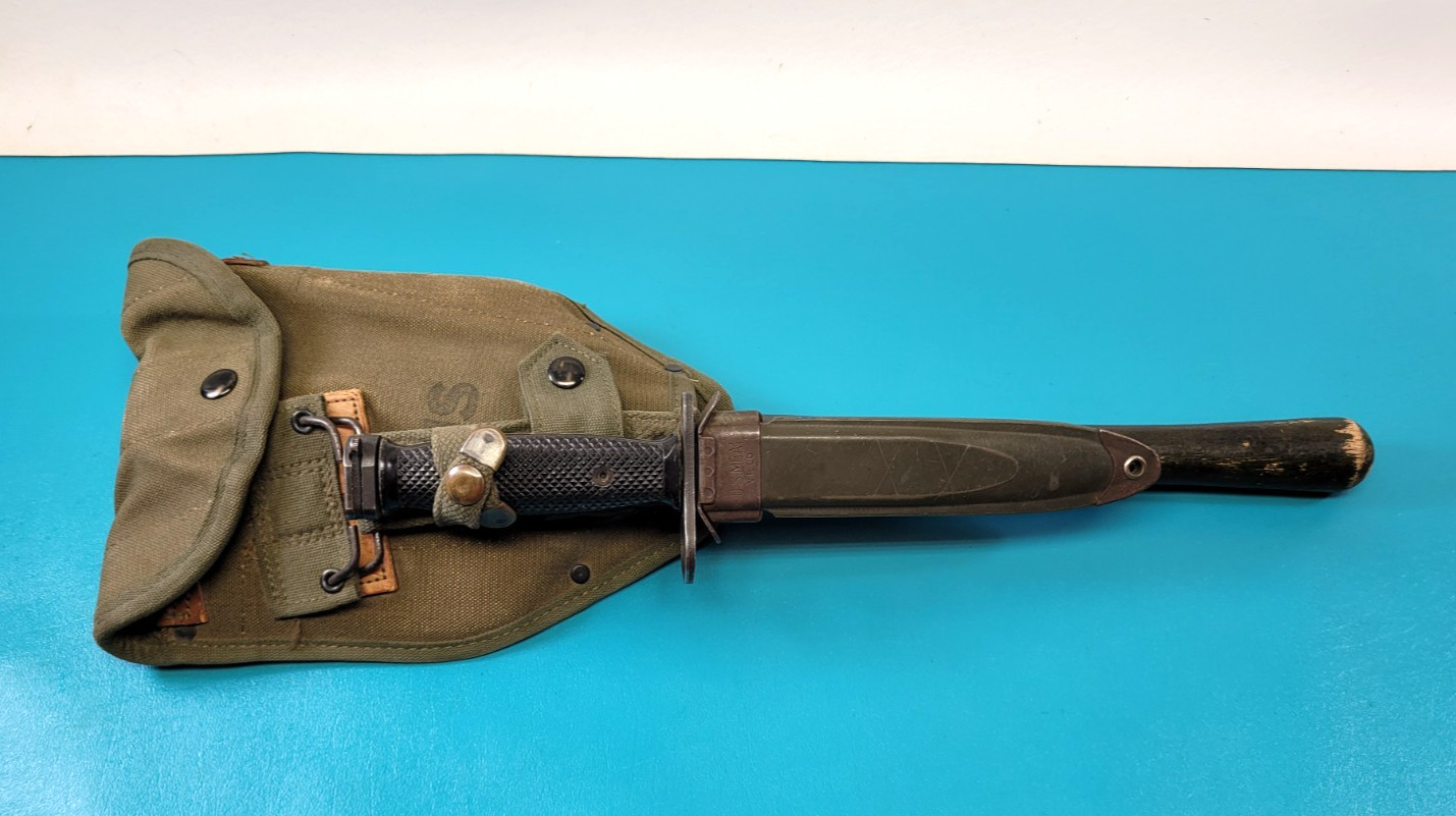 WWII US Ames Military Entrenching Folding Tool Shovel + Bayonet Imperial  TR1946
