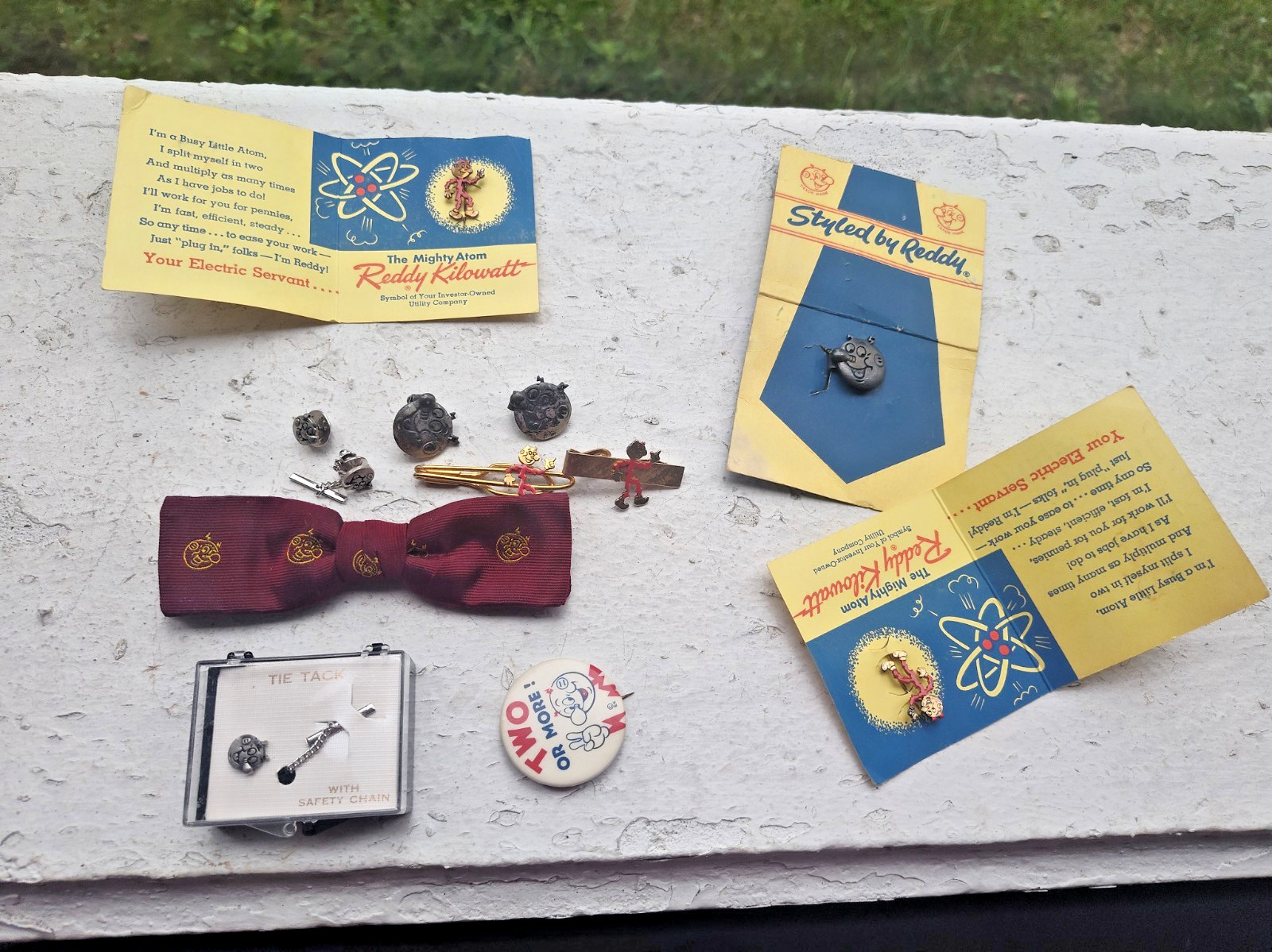 12 PIECES LOT - Vintage Reddy Kilowatt Pin Mighty Atom And More