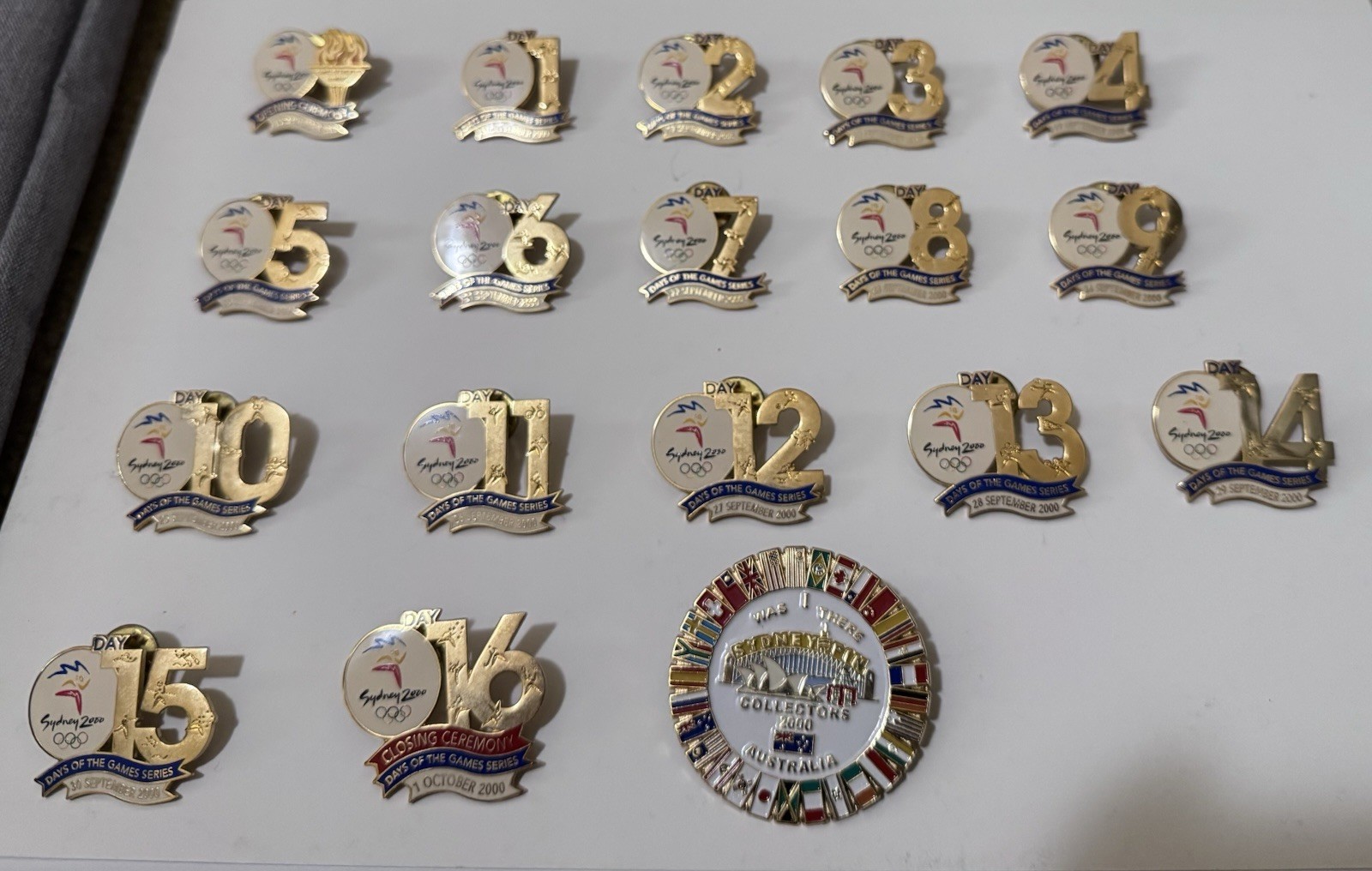 SYDNEY 2000 OLYMPIC GAMES Days of the Games Series PIN BADGE LOT