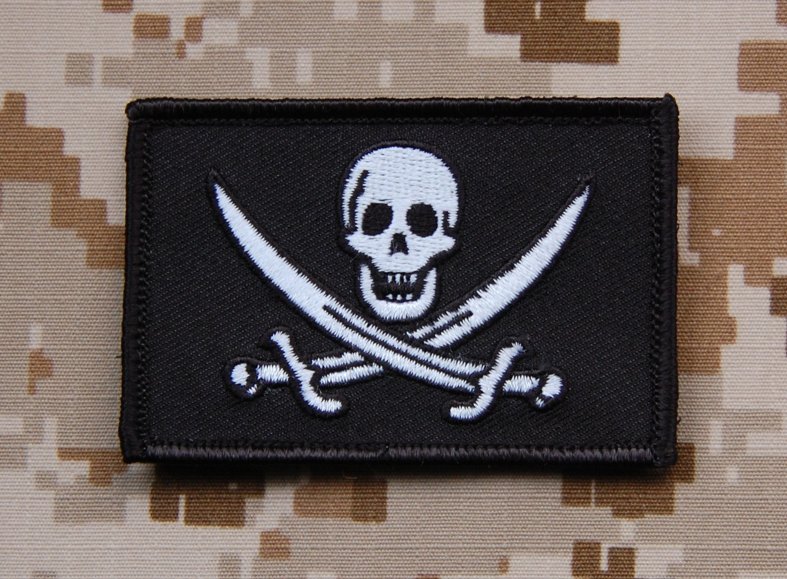 Calico Jack Embroider Patch Navy SEAL Pirate Flag Battlefield 4 Jolly Roger Hook
