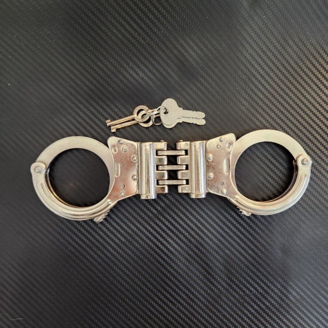 High Security Professional Handcuffs, New with 4 Keys and 4 Locked, Rare Item