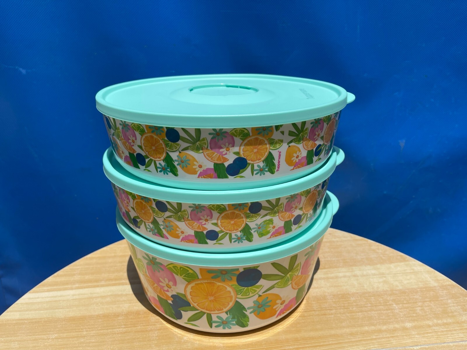 TUPPERWARE BLOSSOM FLOWER  SET OF 3  4.3L AND 2.5L W/LID  COLOR 