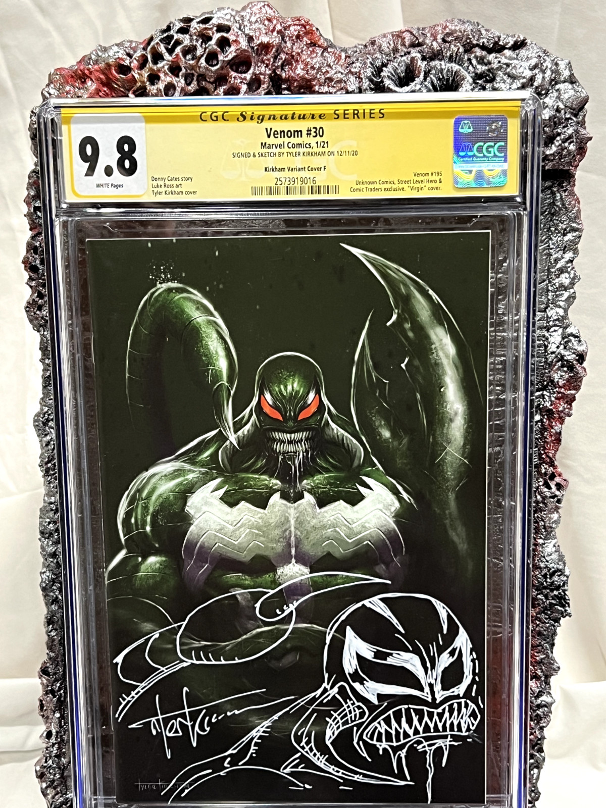 Venom #30- ***UNIQUE*** CGC  SS 9.8 - Tyler Kirkham SIGNED and SKETCH COVER F