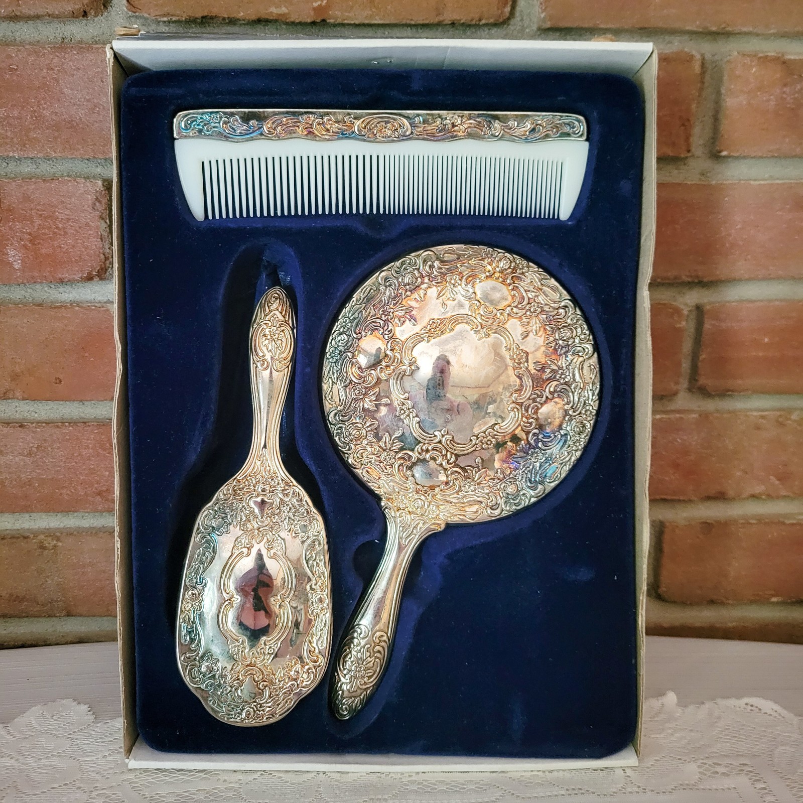 NIB VTG Regal Silver 3-Piece Silverplated Vanity Set - Victorian Style 