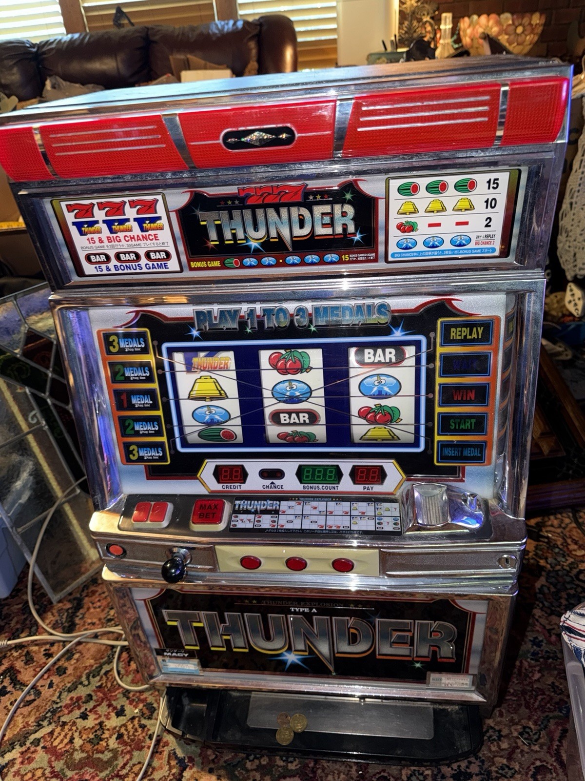 THUNDER slot machine, skill stop style with tokens Works Great