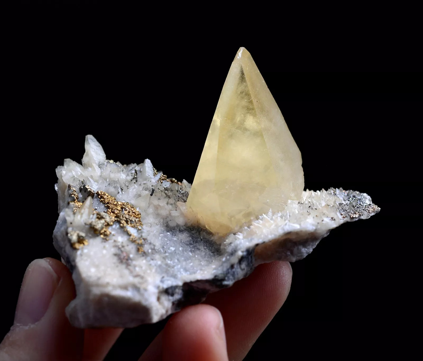 69g Natural Perfect Dipyramidal Yellow Calcite Pyrite Mineral Specimen/China